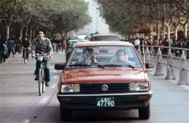 90年代的汽车价格表，拿着你的工资条看看，你能买得起哪辆？