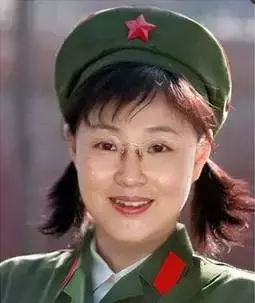 我有窦贤康、丁烈云的军装照，新校友来看看你的校长在里面吗？