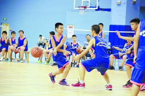 中国人为什么不去打nba(中国打篮球的人那么多，为什么没有多少人进NBA？)