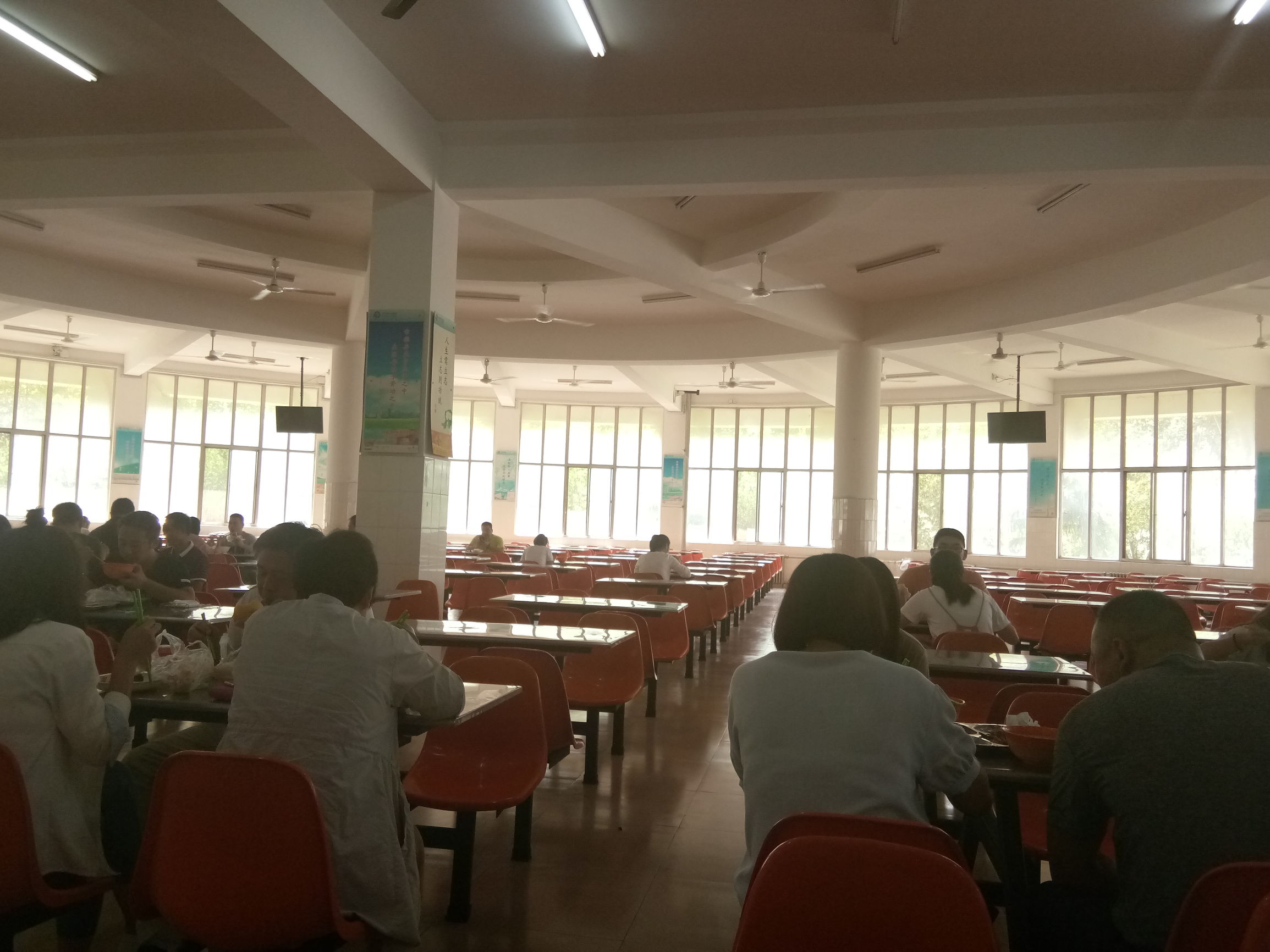 大学生赚钱出路有哪些之跑宿舍营销