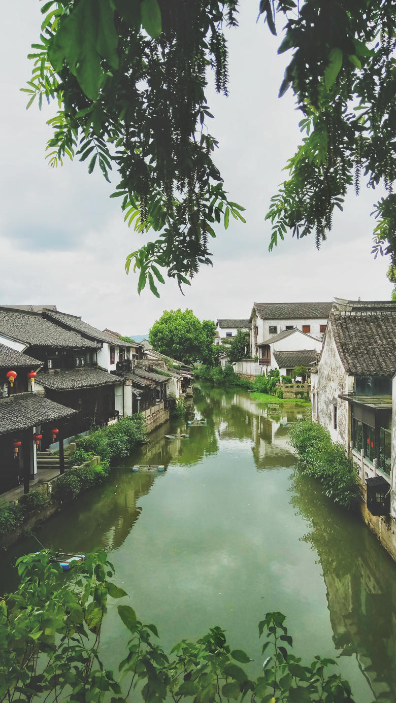 绍兴，水村山郭酒旗风