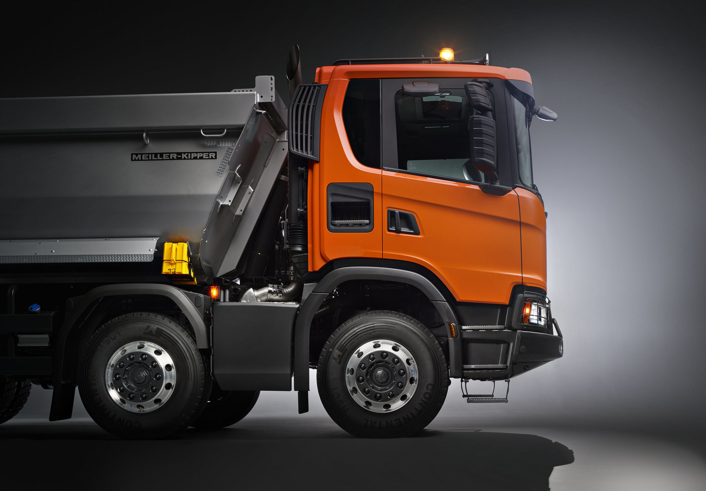 碾压国内百吨王自卸车,斯堪尼亚发布最大标载210吨的全新工程车