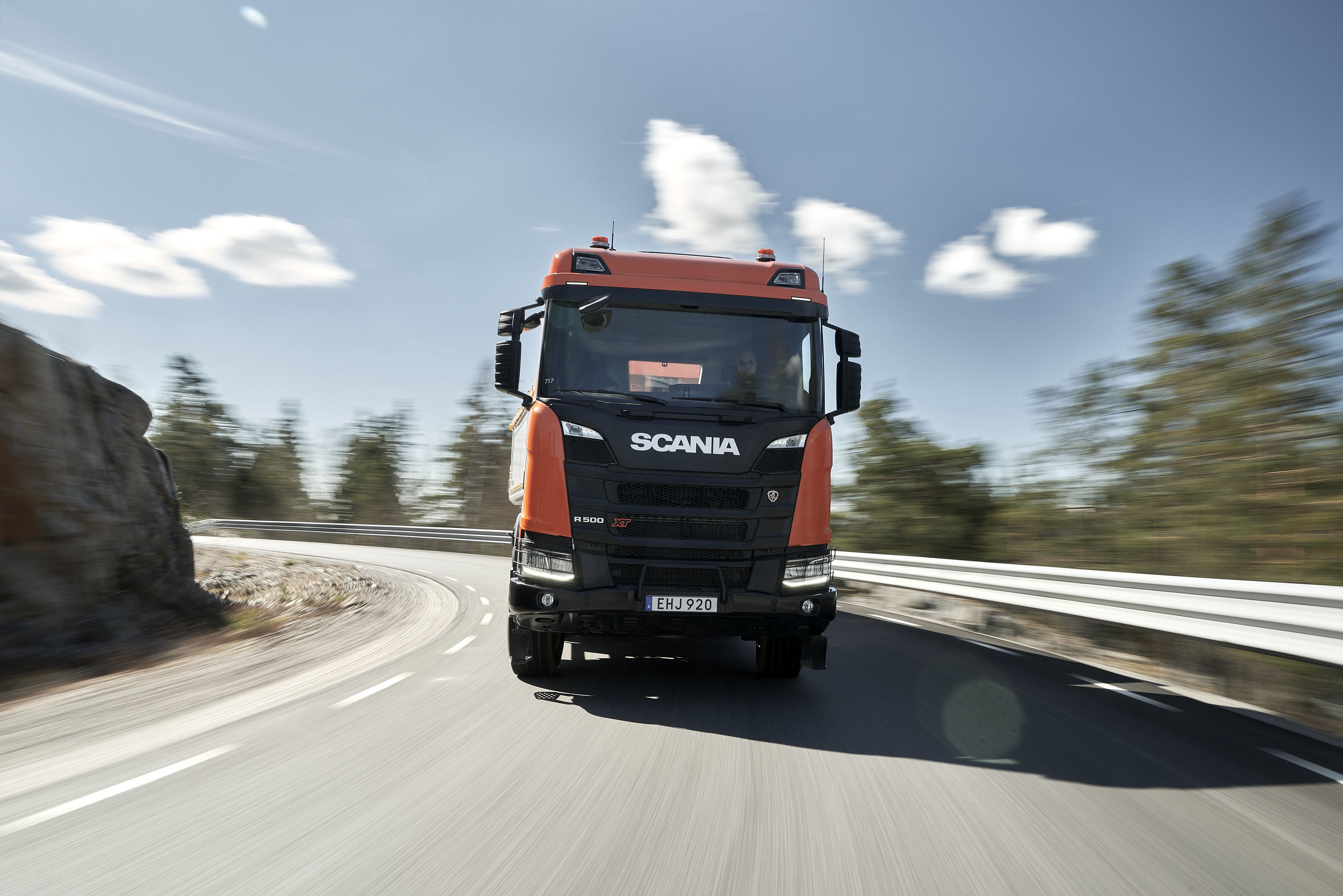 碾压国内百吨王自卸车,斯堪尼亚发布最大标载210吨的全新工程车