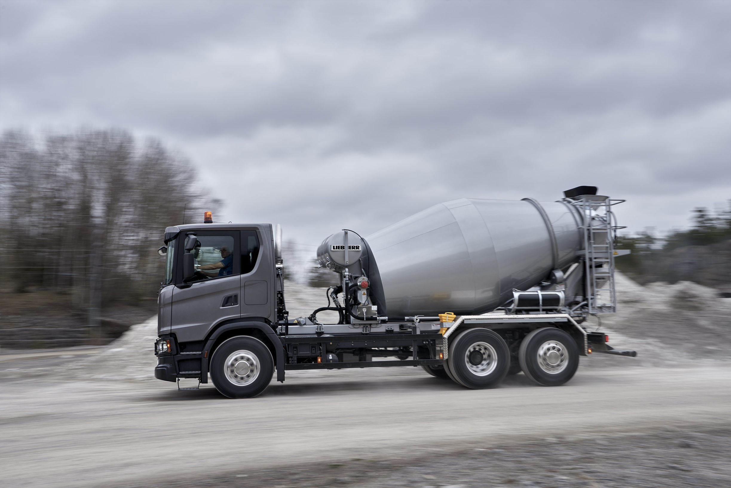 碾压国内百吨王自卸车,斯堪尼亚发布最大标载210吨的全新工程车