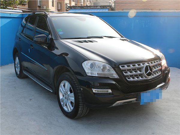 吴京生活中同款座驾奔驰ml350大越野,7年车龄20万元你会购买吗?