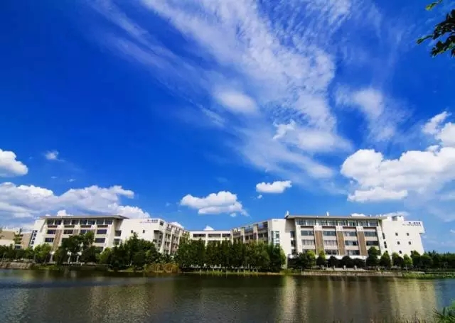 开学啦！颜值出众的重庆高校，bulingbuling的美图来一波