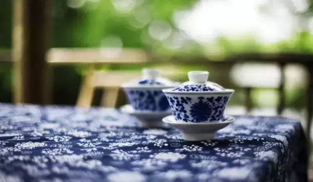 釉下彩的老大——青花瓷的千年纹饰