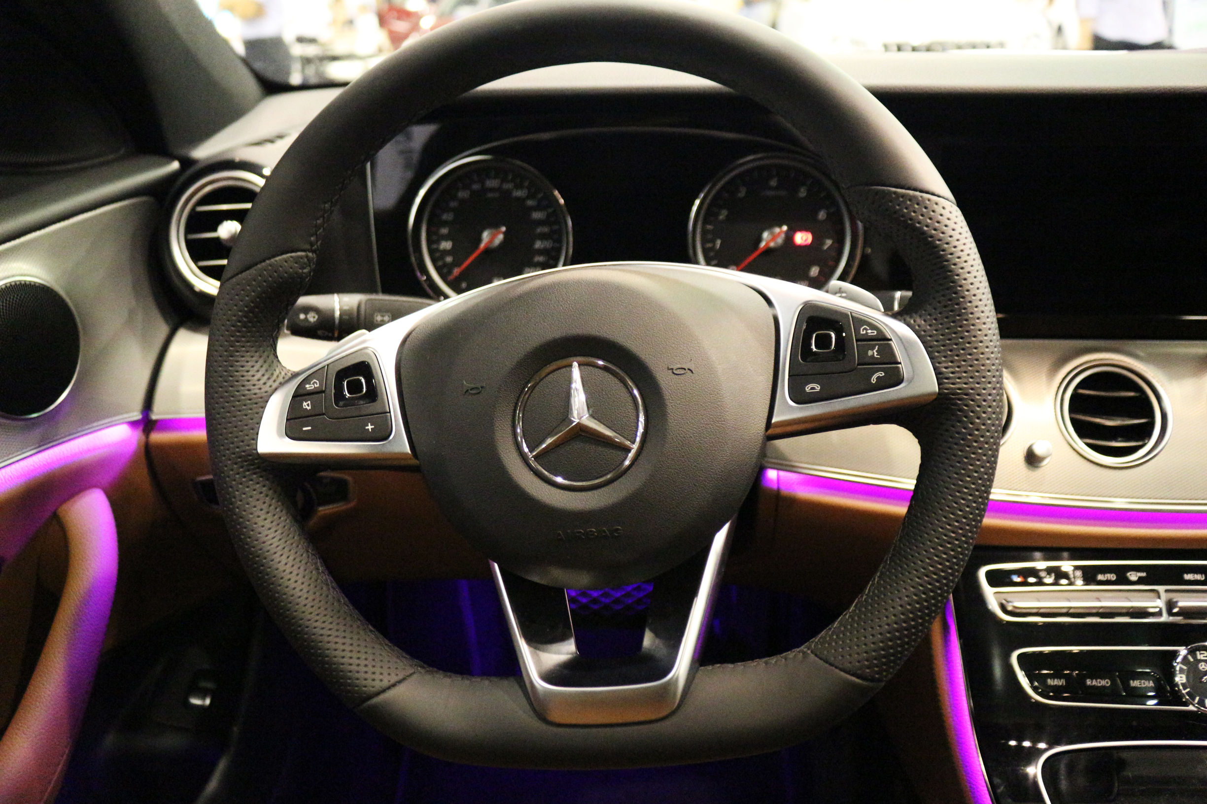 奔驰e级长轴版_奔驰e300进口标轴运动版 - 阜阳汽车网