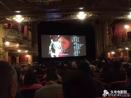 电影《芳华》海外首映排长队 有人看后说是冯小刚近年最好的电影