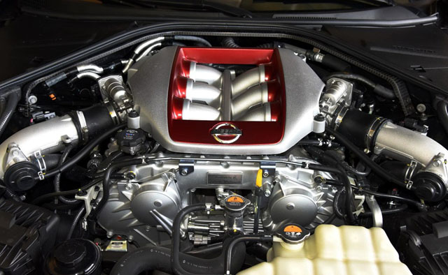 日产gtr很厉害?2.7秒加速与弹射 比得了性价比 比不了发动机!