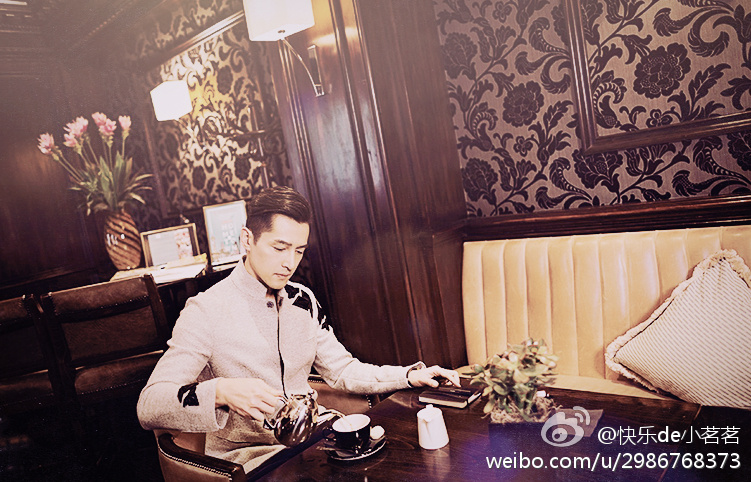 神秘女上门夜会丨普通之事却用词微妙，胡歌难道不能见女性？