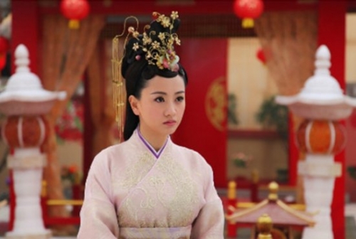 美少女萧观音嫁给了耶律洪基纳,生了四个孩子:三位公主和一位太子