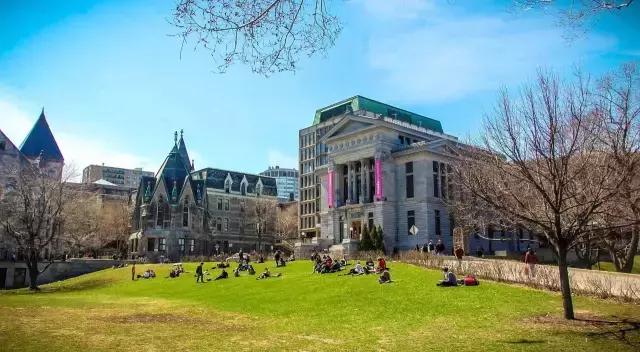 这是加拿大最好的四所大学！留学选专业的时候应该这么挑！