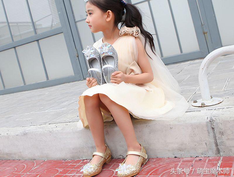 设计别致的公主皮鞋，凸显小女孩的别样气质