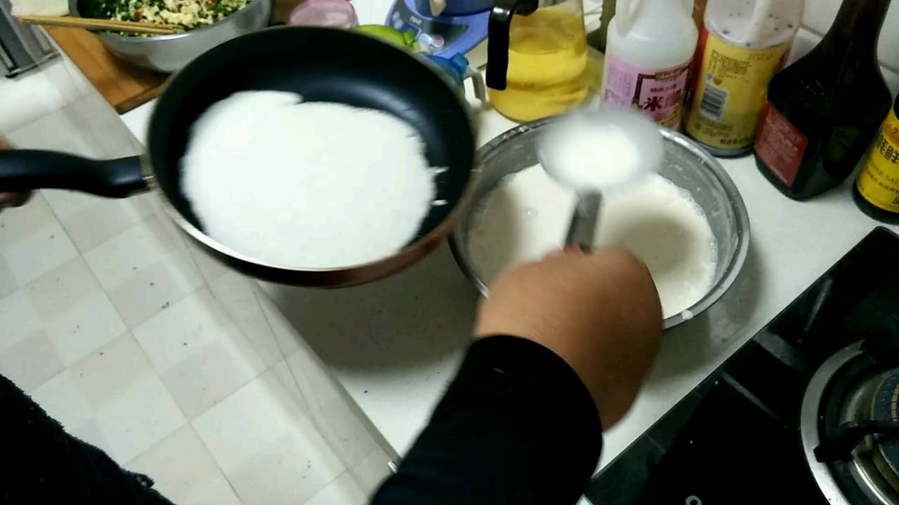煎餅怎样做才不会断裂？注意几个小细节，做出来的软和又平整！