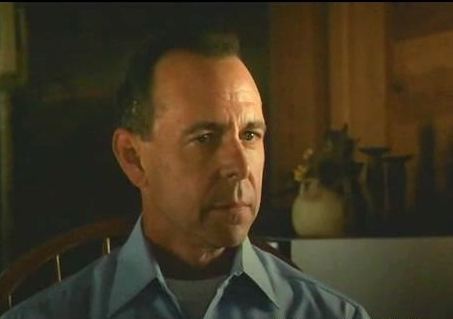 犯罪悬疑片《会计刺客》：自闭症会计，竟是“不太冷”的杀手