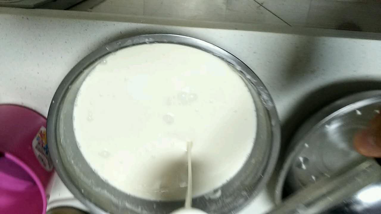 煎餅怎样做才不会断裂？注意几个小细节，做出来的软和又平整！