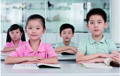 网友曝光“连坐制”：一个学生未完成作业全组受罚！引发各方热议