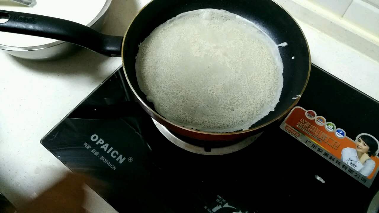 煎餅怎样做才不会断裂？注意几个小细节，做出来的软和又平整！