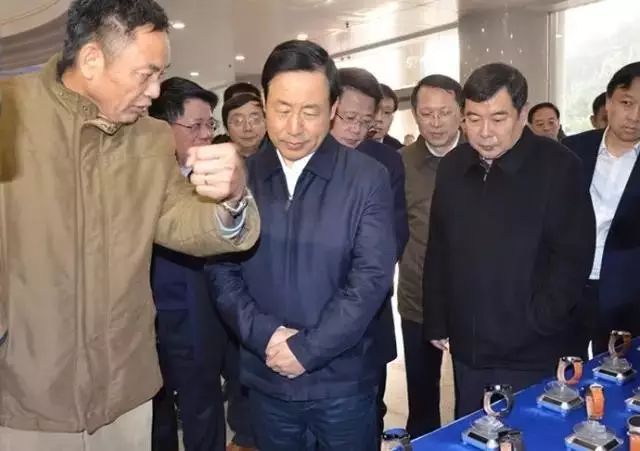 关键时刻，书记省长的“特长”派上用场