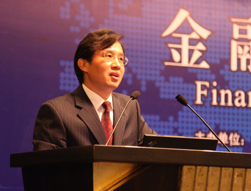 “董小姐”带大礼回汉参加校友会，多次自称是“武汉人”