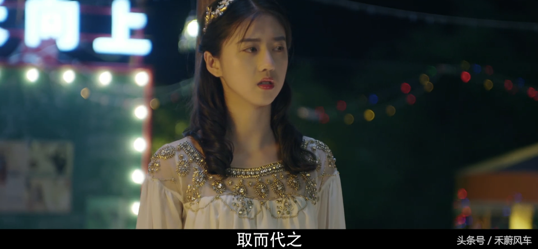 《班长大人》中的两位少女的冒险记，为了拜见儿子而竭尽全力。