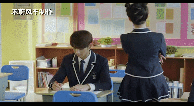 《班长大人》中的两位少女的冒险记，为了拜见儿子而竭尽全力。