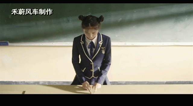 《班长大人》中的两位少女的冒险记，为了拜见儿子而竭尽全力。