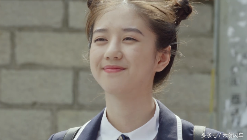 《班长大人》中的两位少女的冒险记，为了拜见儿子而竭尽全力。