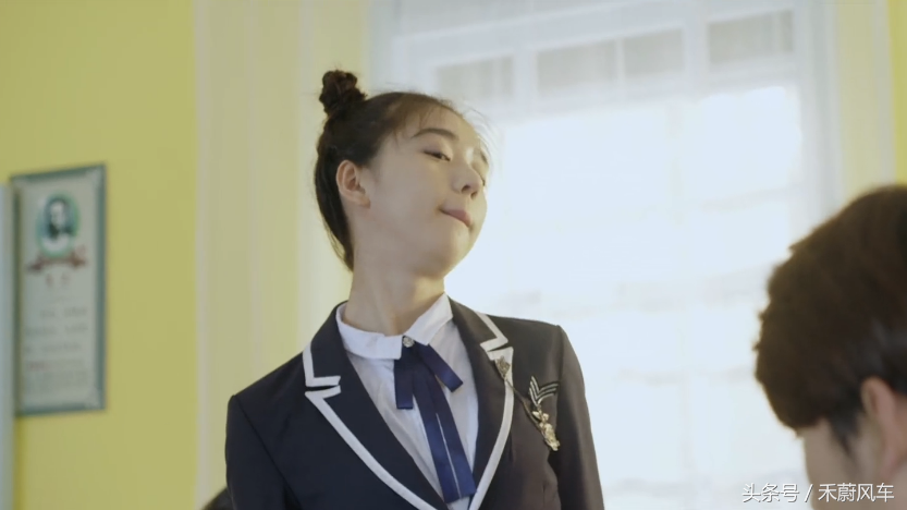 《班长大人》中的两位少女的冒险记，为了拜见儿子而竭尽全力。