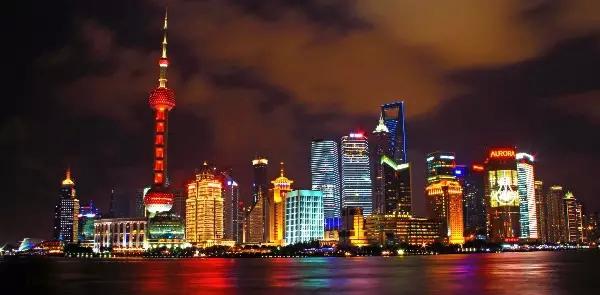 采访视频曝光：外国人用了8个词语形容他们眼中的上海！