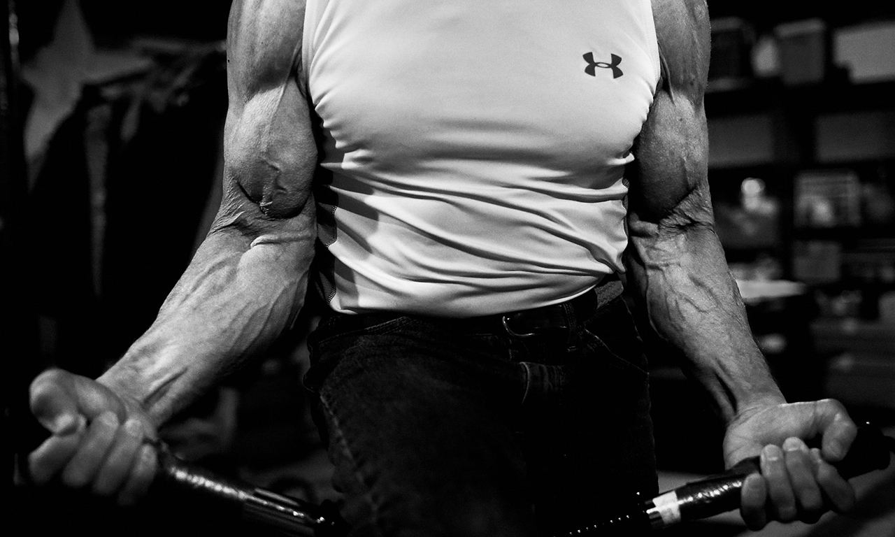 如何练成大力士(练出大闸蟹一样粗壮的钳子手臂,5种训练模式练起来)