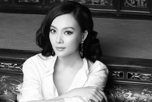 采访视频曝光：外国人用了8个词语形容他们眼中的上海！