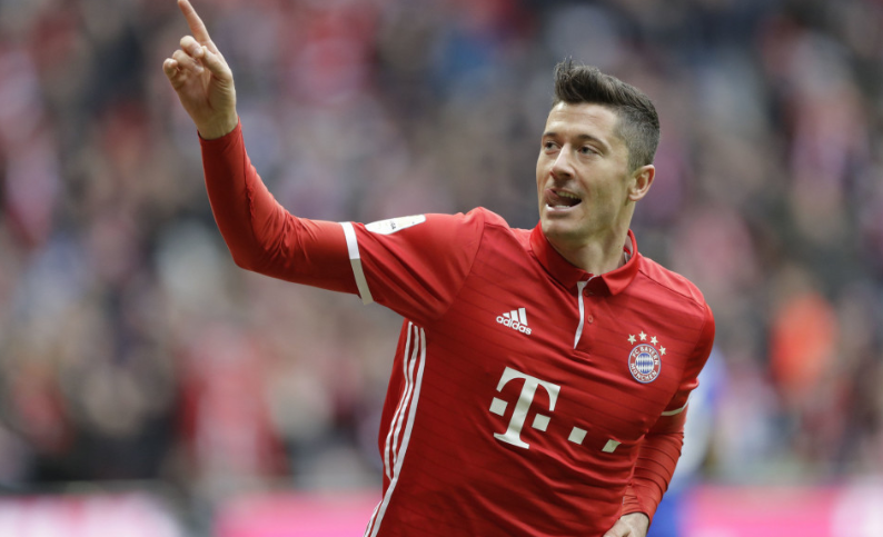 德甲足球ds(德甲:拜仁实力碾压沙尔克,客战凯旋而归)