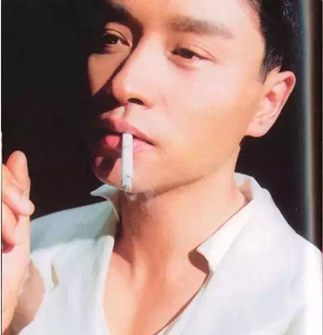 张国荣抽烟高清图片(张国荣吸烟的十大经典镜头) - 赤虎壹号