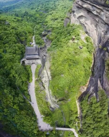 大自的结晶阳元石 剑门关流氓景点