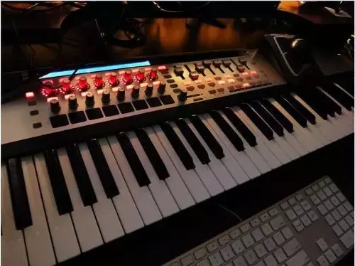 科普：什么是MIDI键盘，有哪些好的MIDI键盘推荐？