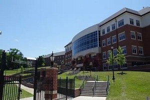 高露洁也有学校？这些被校名坑了的美国大学，你关注过吗