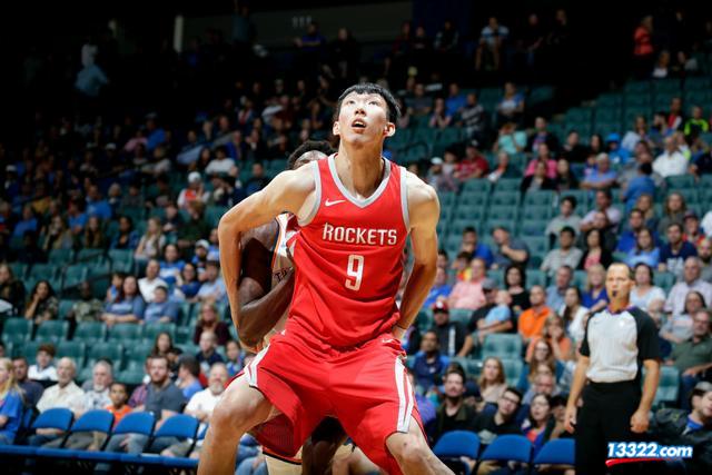 nba直播火箭比赛直播视频(正视频直播NBA：火箭对阵上海 面对CBA球队周琦会有何表现？)