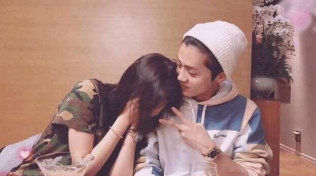 鹿晗粉丝脱粉 居然不是因为偶像谈恋爱？吃瓜的都上当了！