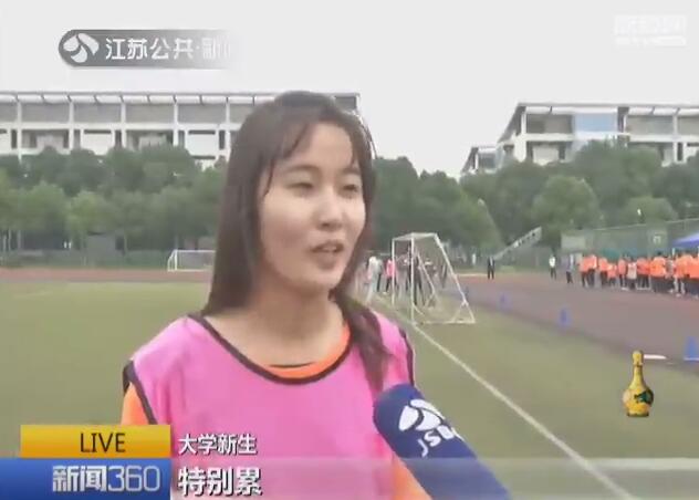 高校新生引体向上成“老大难” 平均做不到4个