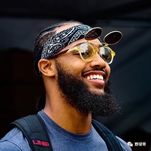 模仿帝为什么不打nba(NBA模仿帝，居然也是个职业球员，红的不是没有道理！)