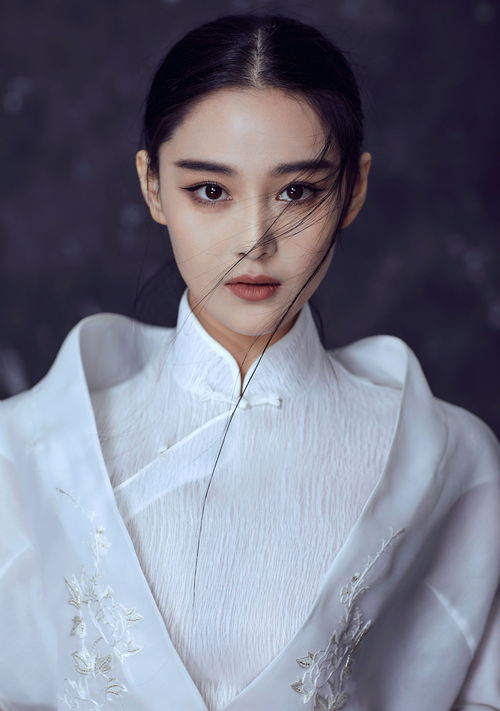 片叶不沾身！盘点那些裸而不露的女星们~