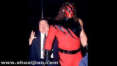 面具kane(大型红色杀人机器凯恩本次回归WWE，到底会待多久？)