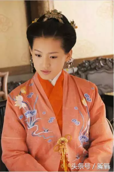 中国版《太阳的后裔》开播，尴尬的是女主美空出身还和女二长一样