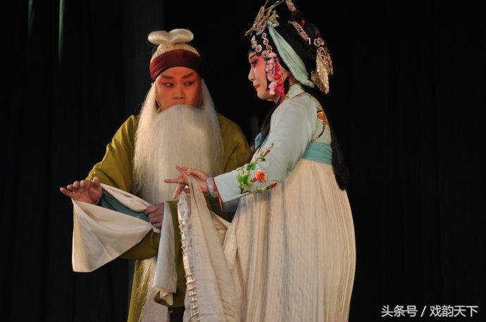致爱唱戏的人