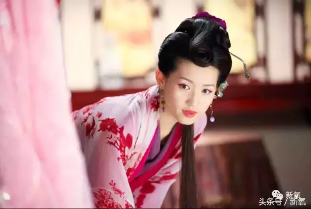 中国版《太阳的后裔》开播，尴尬的是女主美空出身还和女二长一样