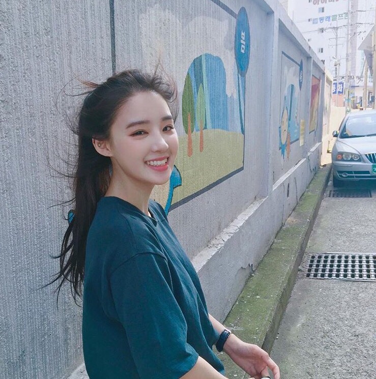 女生头像 秋季的街头你会牵起我的手吗
