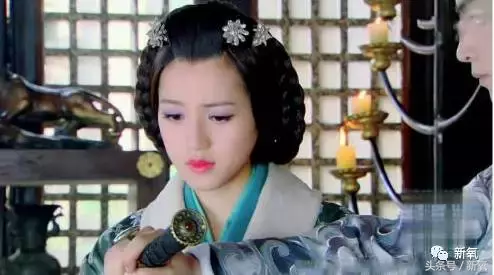 中国版《太阳的后裔》开播，尴尬的是女主美空出身还和女二长一样