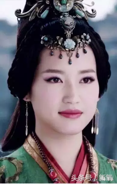 中国版《太阳的后裔》开播，尴尬的是女主美空出身还和女二长一样